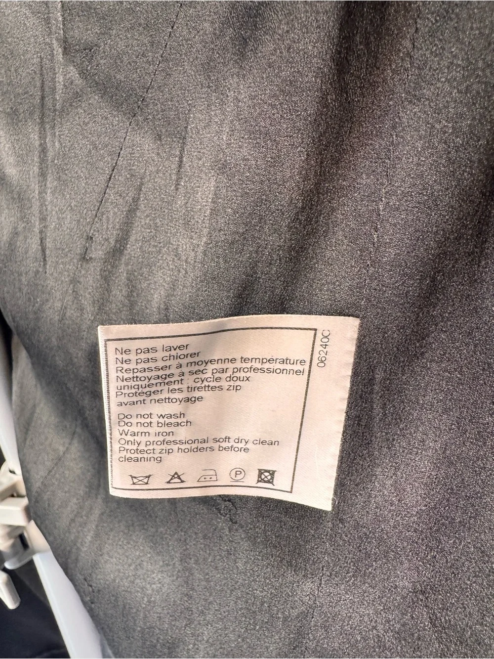 Chanel Boutique Vintage 1997 Black Wool Full-Zip Jacket Size 44 Made in France